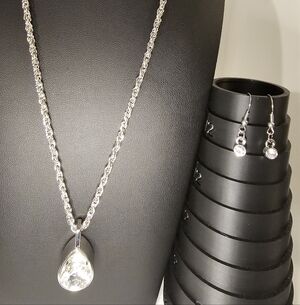 Elegant Silver Tear Drop Necklace and Earring Set